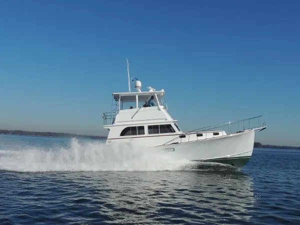 Slide: The Image of Lowell Brothers Flybridge Sedan 2019 - 4