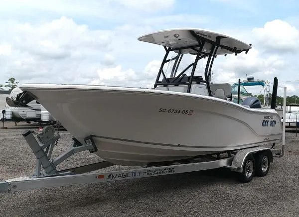 Slide: The Image of Sea Fox 228 Commander 2022 - 0