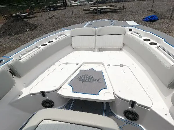 Slide: The Image of Sea Fox 228 Commander 2022 - 10