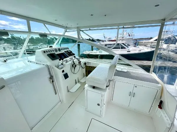 Slide: The Image of Cabo 35 Express 2000 - 8