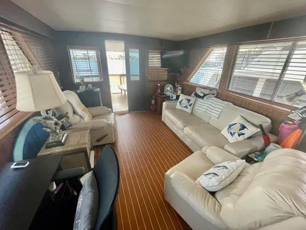 Slide: The Image of Hatteras Classic Motor Yacht 1973 - 11