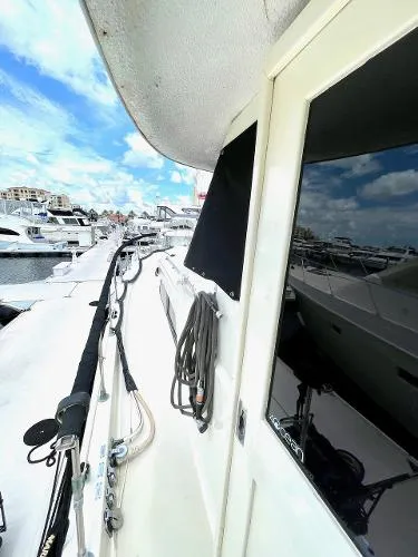 Slide: The Image of Hatteras Classic Motor Yacht 1973 - 5