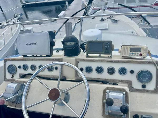 Slide: The Image of Hatteras Classic Motor Yacht 1973 - 7