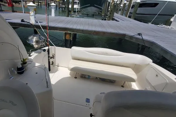 Slide: The Image of Sea Ray 31 2005 - 9