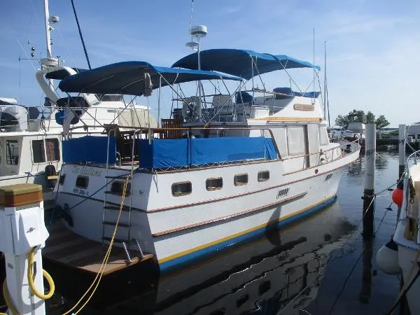 Slide: The Image of Marine Trader 44 Sundeck 1984 - 0