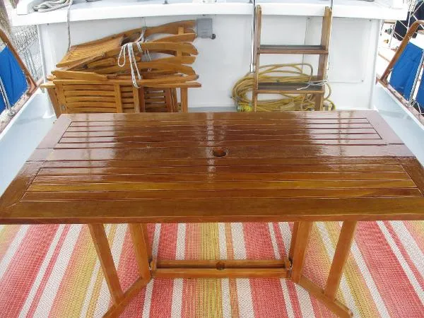 Slide: The Image of Marine Trader 44 Sundeck 1984 - 10
