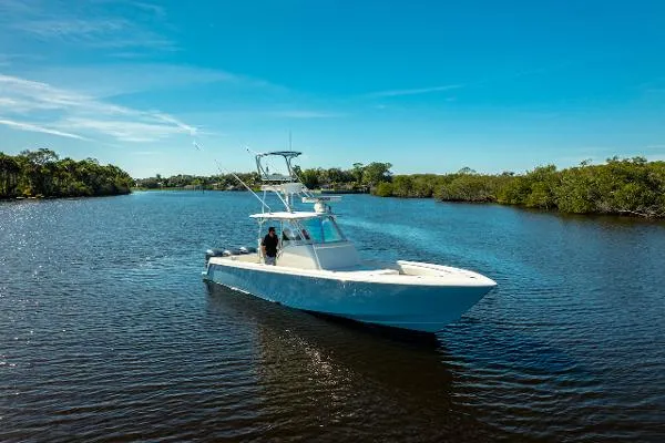 Slide: The Image of Contender 39 Fisharound 2019 - 3