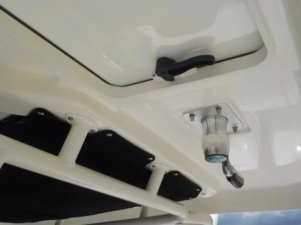 Slide: The Image of Boston Whaler 330 Outrage 2018 - 11