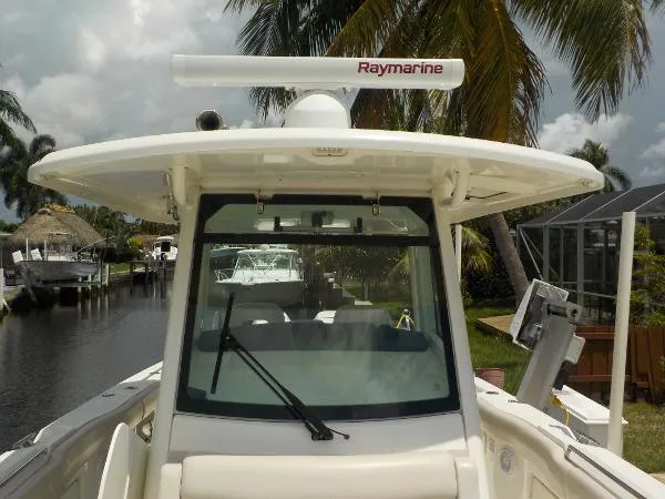 Slide: The Image of Boston Whaler 330 Outrage 2018 - 2