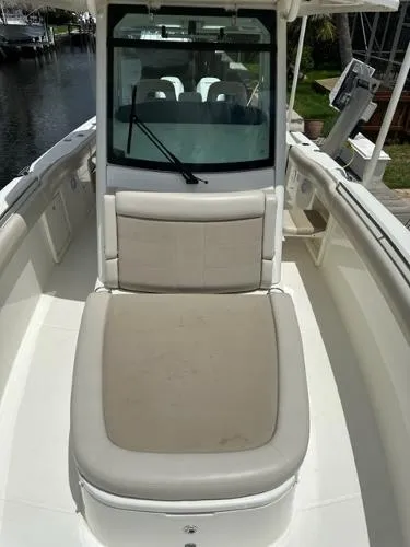 Slide: The Image of Boston Whaler 330 Outrage 2018 - 3