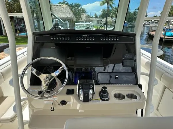 Slide: The Image of Boston Whaler 330 Outrage 2018 - 6