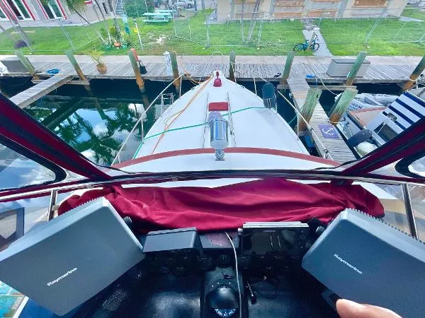 Slide: The Image of Sea Ray 44 Aft Cabin 1989 - 11