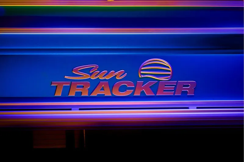 Slide: The Image of Sun Tracker Fishin' Barge 20 DLX 2026 - 97