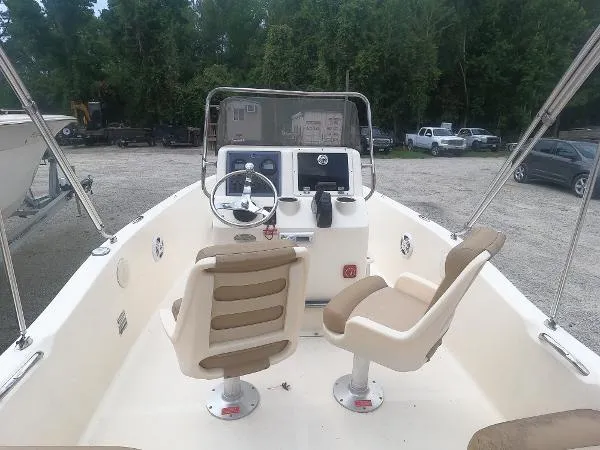 Slide: The Image of Scout 175 Sportfish 2020 - 4