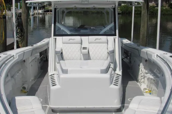 Slide: The Image of Yellowfin 42 2020 - 10