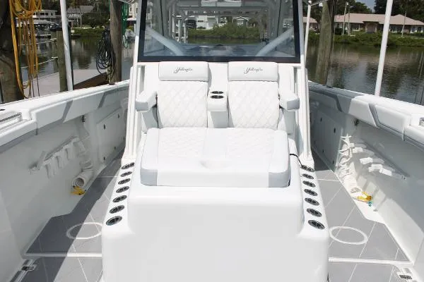 Slide: The Image of Yellowfin 42 2020 - 11