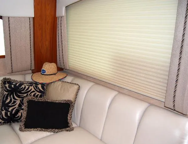 Slide: The Image of Egg Harbor 37 SportYacht 2002 - 4