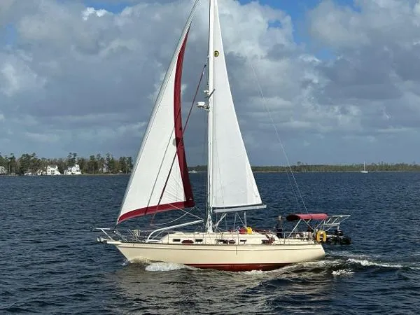Slide: The Image of Island Packet 380 2001 - 1