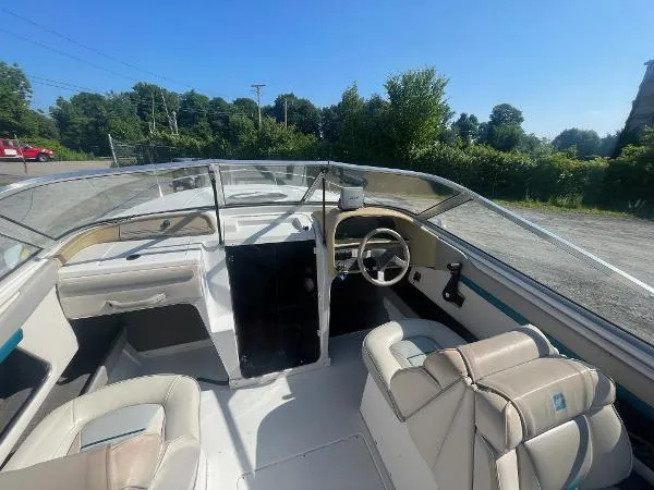 Slide: The Image of Four Winns 235 Sundowner 1994 - 11