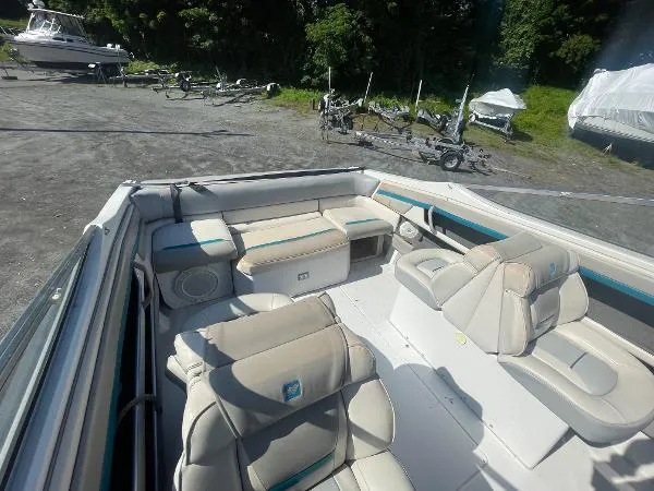 Slide: The Image of Four Winns 235 Sundowner 1994 - 7