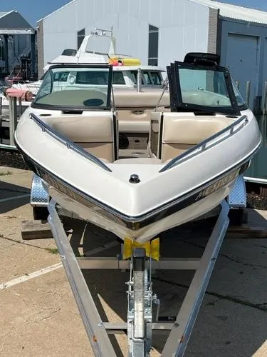 Slide: The Image of Malibu Sunscape 21 LSV 2002 - 6