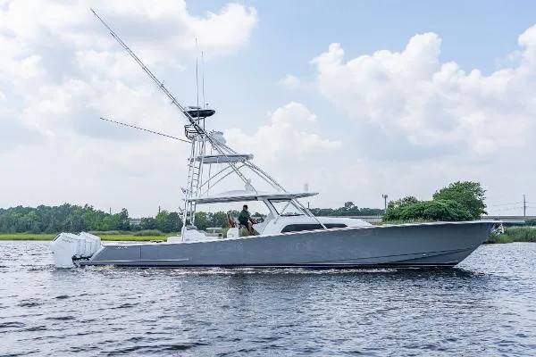 Slide: The Image of Valhalla Boatworks V-55 Center Console 2024 - 0