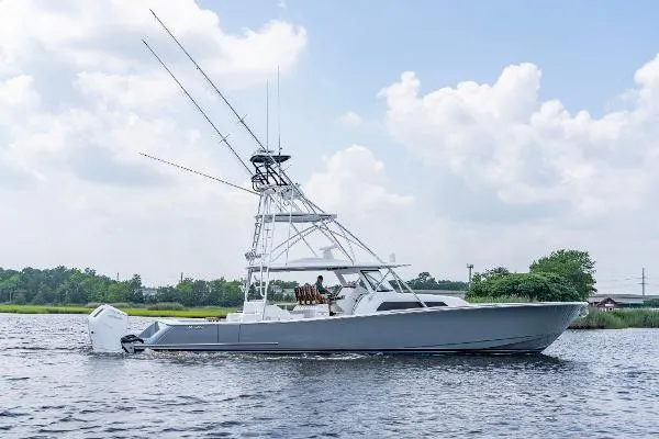 Slide: The Image of Valhalla Boatworks V-55 Center Console 2024 - 1