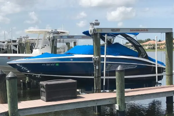 Slide: The Image of Regal 2500 Bowrider 2016 - 1