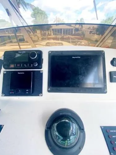 Slide: The Image of Mainship 34 PILOT Twin 240HP Yanmars 2004 - 9