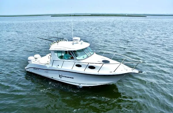 Slide: The Image of Seaswirl 2901 Walkaround O/B 2005 - 1