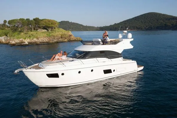 Slide: The Image of Bavaria Virtess 420 Fly 2014 - 0