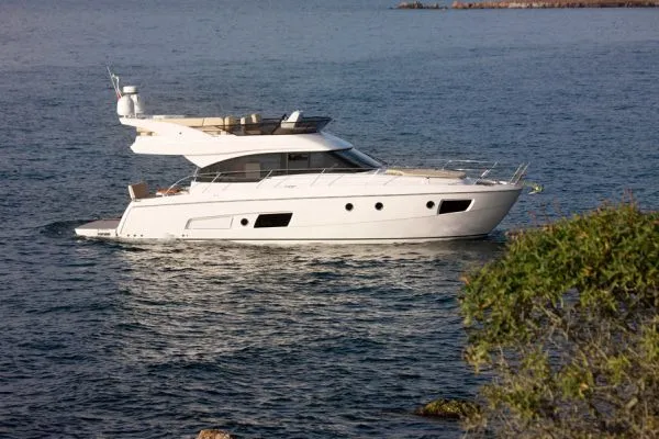 Slide: The Image of Bavaria Virtess 420 Fly 2014 - 3
