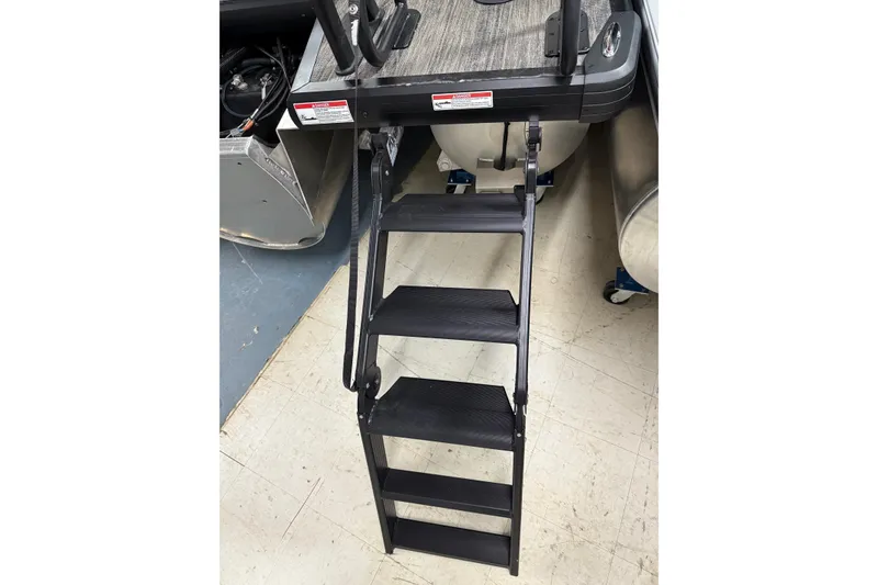Slide: The Image of Foldable black ladder on Viaggio Z22S 2025 boat, showcasing sturdy design and functionality. - 44