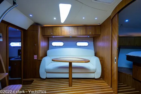 Slide: The Image of Tiara 3900 Sovran 2013 - 10