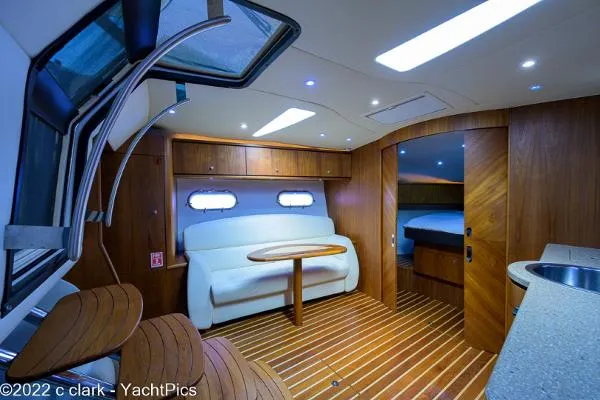Slide: The Image of Tiara 3900 Sovran 2013 - 9