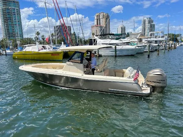 Slide: The Image of Chris-Craft Catalina 30 2018 - 2
