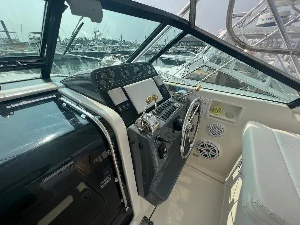 Slide: The Image of Tiara 3100 Open LE 2003 - 11