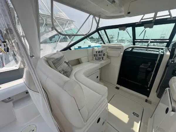 Slide: The Image of Tiara 3100 Open LE 2003 - 9