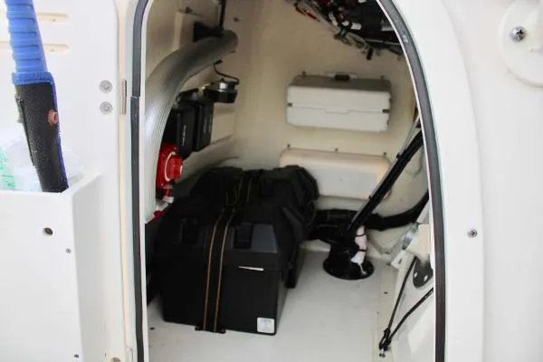 Slide: The Image of Boston Whaler 190 Montauk 2022 - 10