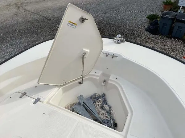 Slide: The Image of Boston Whaler 190 Montauk 2022 - 3