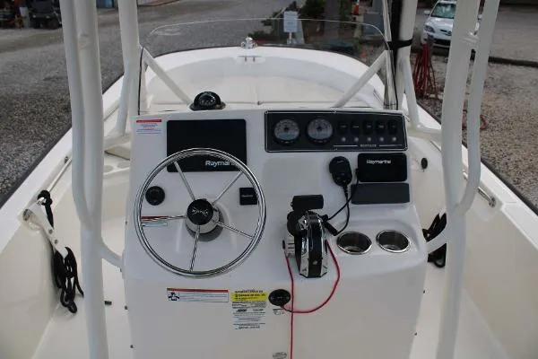 Slide: The Image of Boston Whaler 190 Montauk 2022 - 6