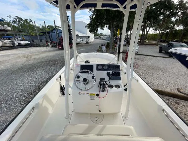 Slide: The Image of Boston Whaler 190 Montauk 2022 - 9