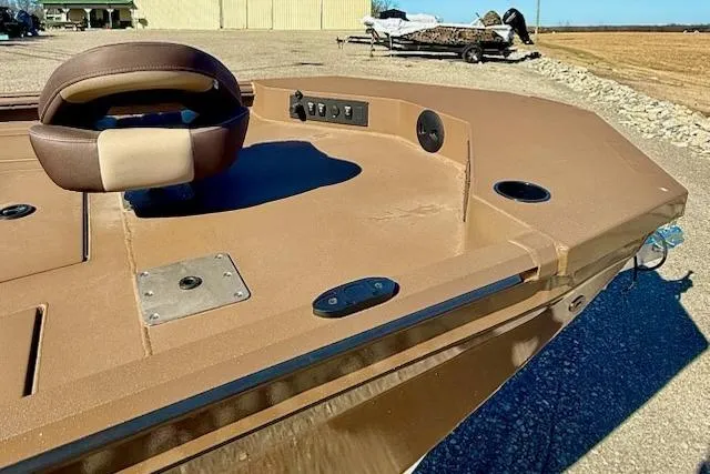 Slide: The Image of 2026 Thor Lake Hammer 1900SC boat deck with seating and control panel. - 4