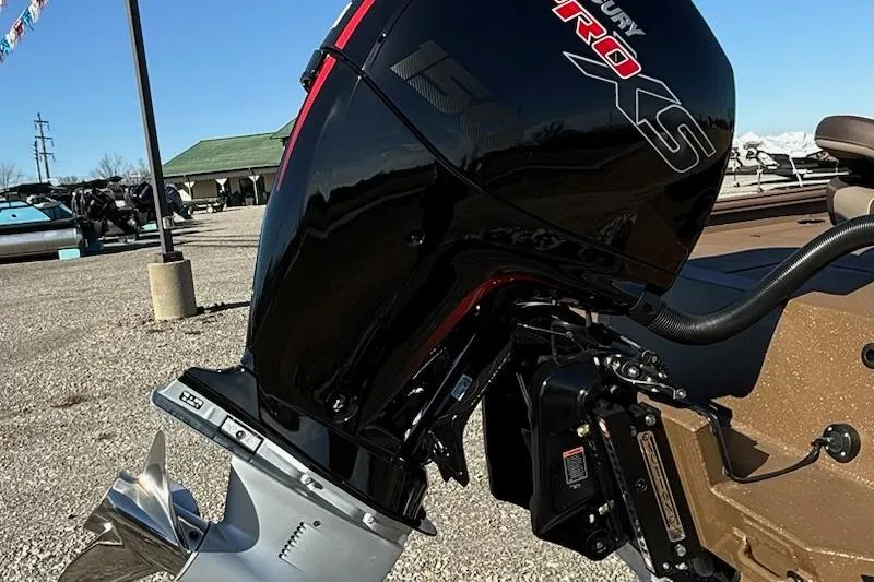 Slide: The Image of 2026 Thor Lake Hammer 1900SC with Mercury Pro XS outboard motor. - 6