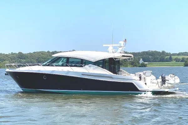 Slide: The Image of Tiara 53 Coupe 2018 - 0