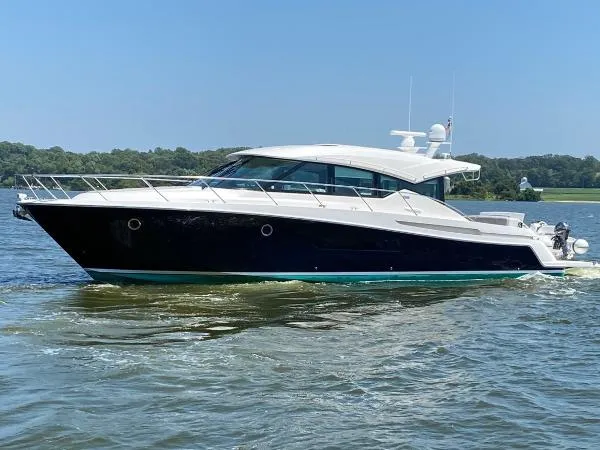 Slide: The Image of Tiara 53 Coupe 2018 - 1