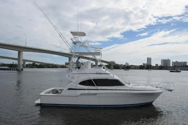 Slide: The Image of Bertram 390 Convertible 2001 - 0
