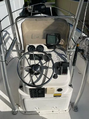 Slide: The Image of Key Largo 180 Center Console 2004 - 9