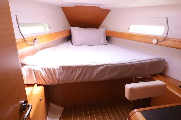 Slide: The Image of Jeanneau 409 SunOdyssey 2 Cabin Layout 2011 - 7