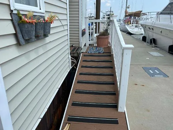 Slide: The Image of Global Boatworks 40 Floating Home 2004 - 4